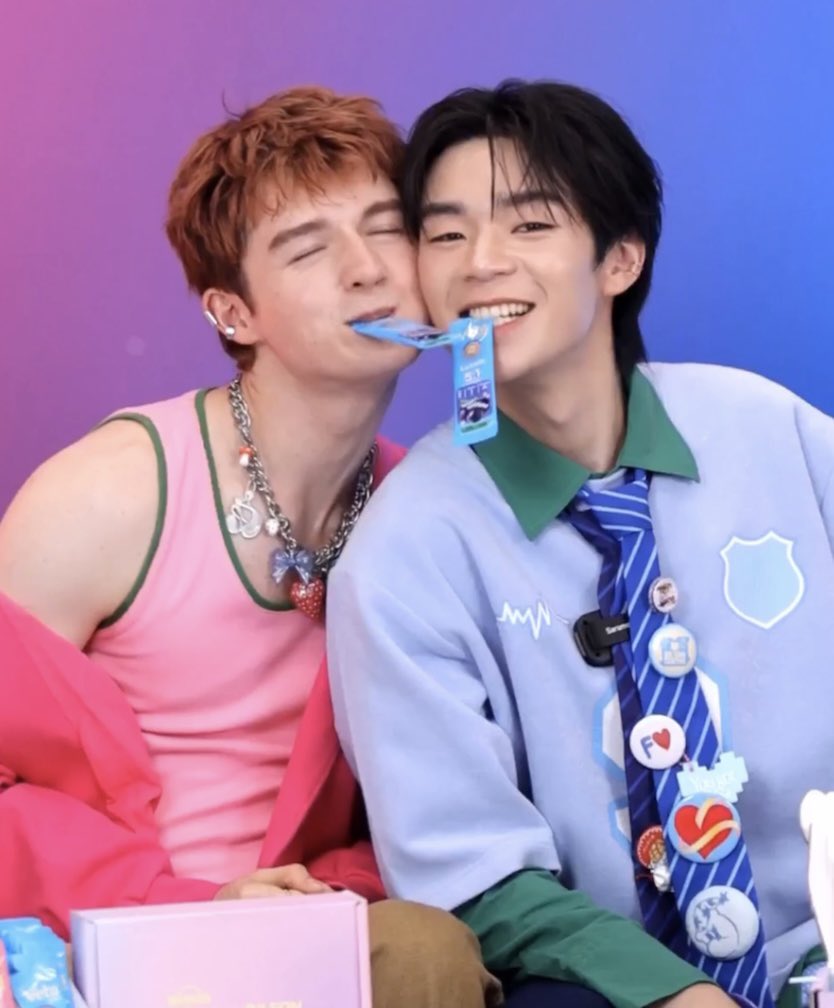 NongPjiew's tweet image. ได้คำตอบแล้วเนอะว่าแก้มข้างไหนนิ่มสุด🫣

VETA JELLY PJLEON LIVE

#VETAJellyxPJLeonLIVE
#PJLEON #พีเจเลออน