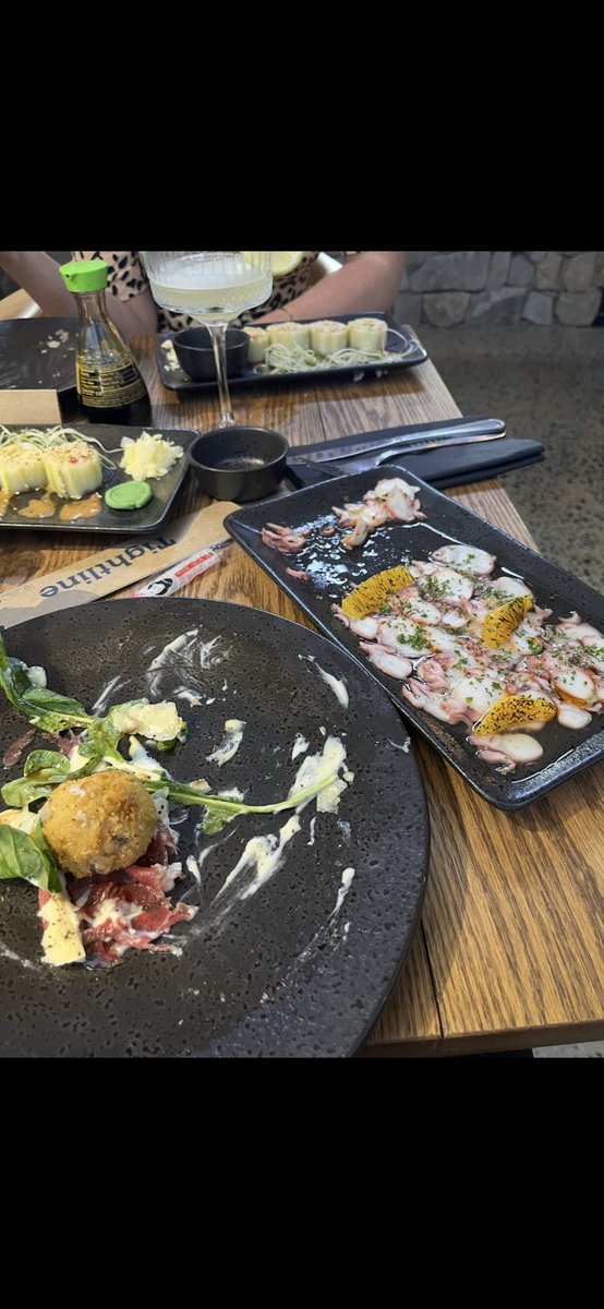 Dani Bagel tweet media