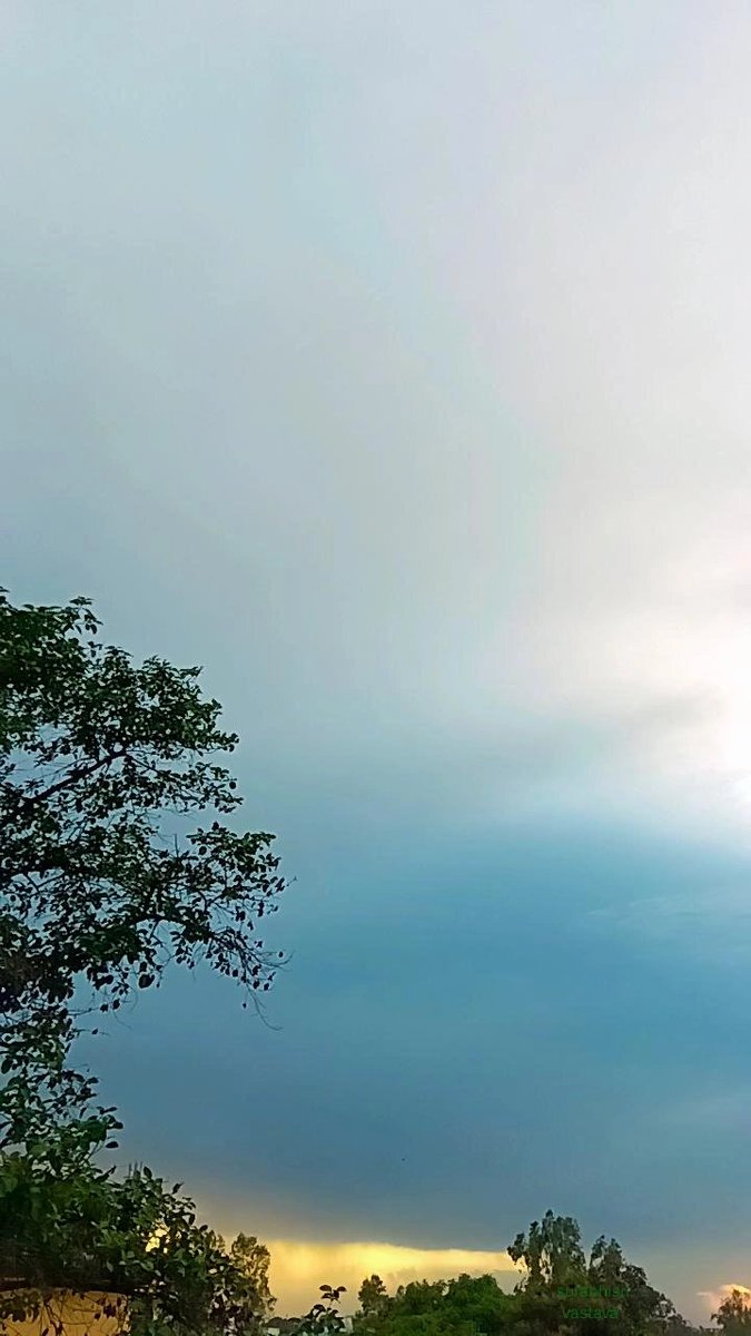 i_surabhiS's tweet image. Life's colors change just like these shifting clouds.. 🎉
​#BlueSky