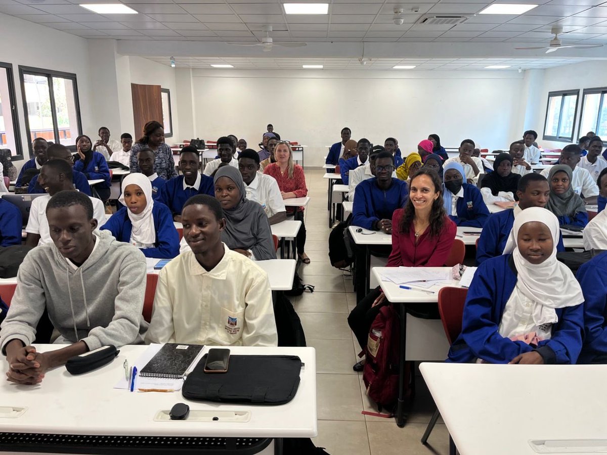 Centre de Langues tweet media