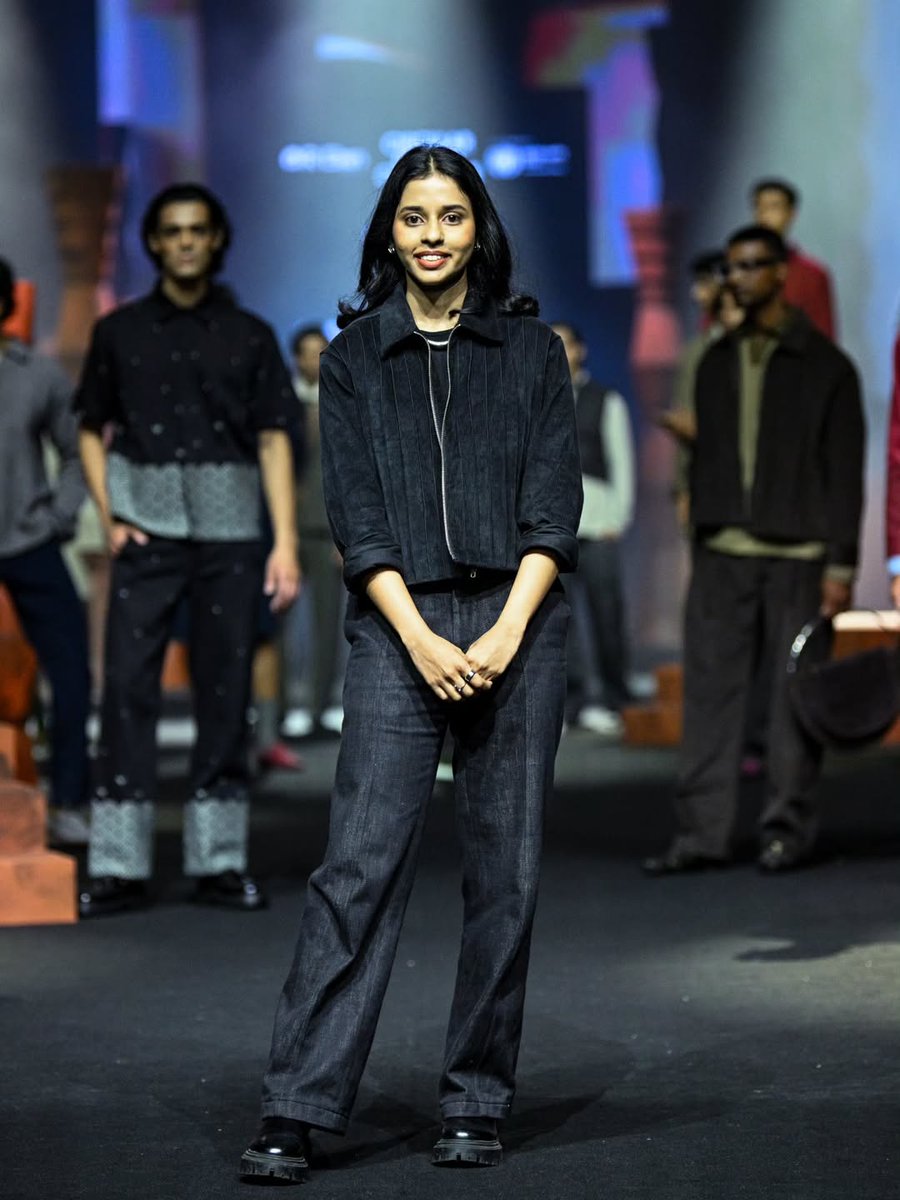 R | Elan tweet media