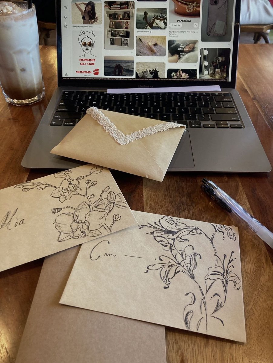 𝐏𝐢𝐧𝐤 𝐠𝐥𝐢𝐭𝐭𝐞𝐫 🎀 tweet media