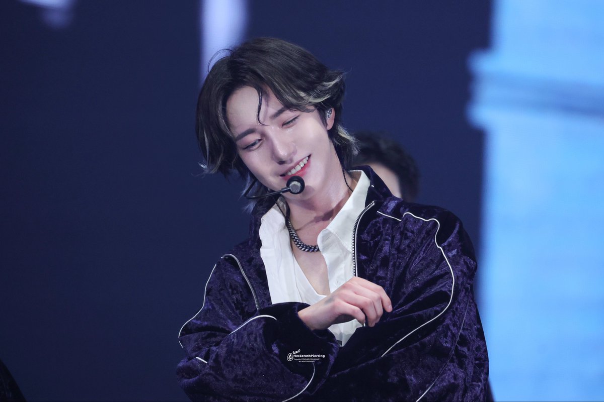 她的第零个耳洞 tweet media