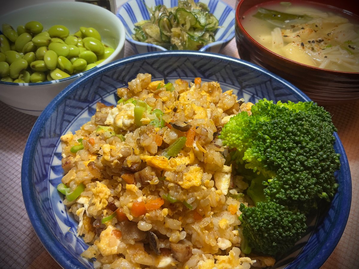 トコトコ tweet media