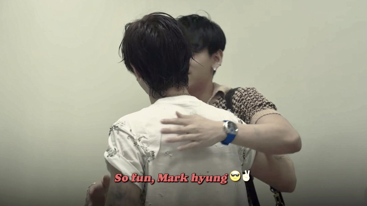 gifzyMT93's tweet photo. ถ้านี่ไม่ใช่คู่ที่กอดกันบ่อยที่สุด บนสเตจก็กอด(หลายรอบ) ลงสเตจก็กอด กอดอยู่อย่าง(แต่ชอบค่ะ😽) https://t.co/BxzmmMMcfa
