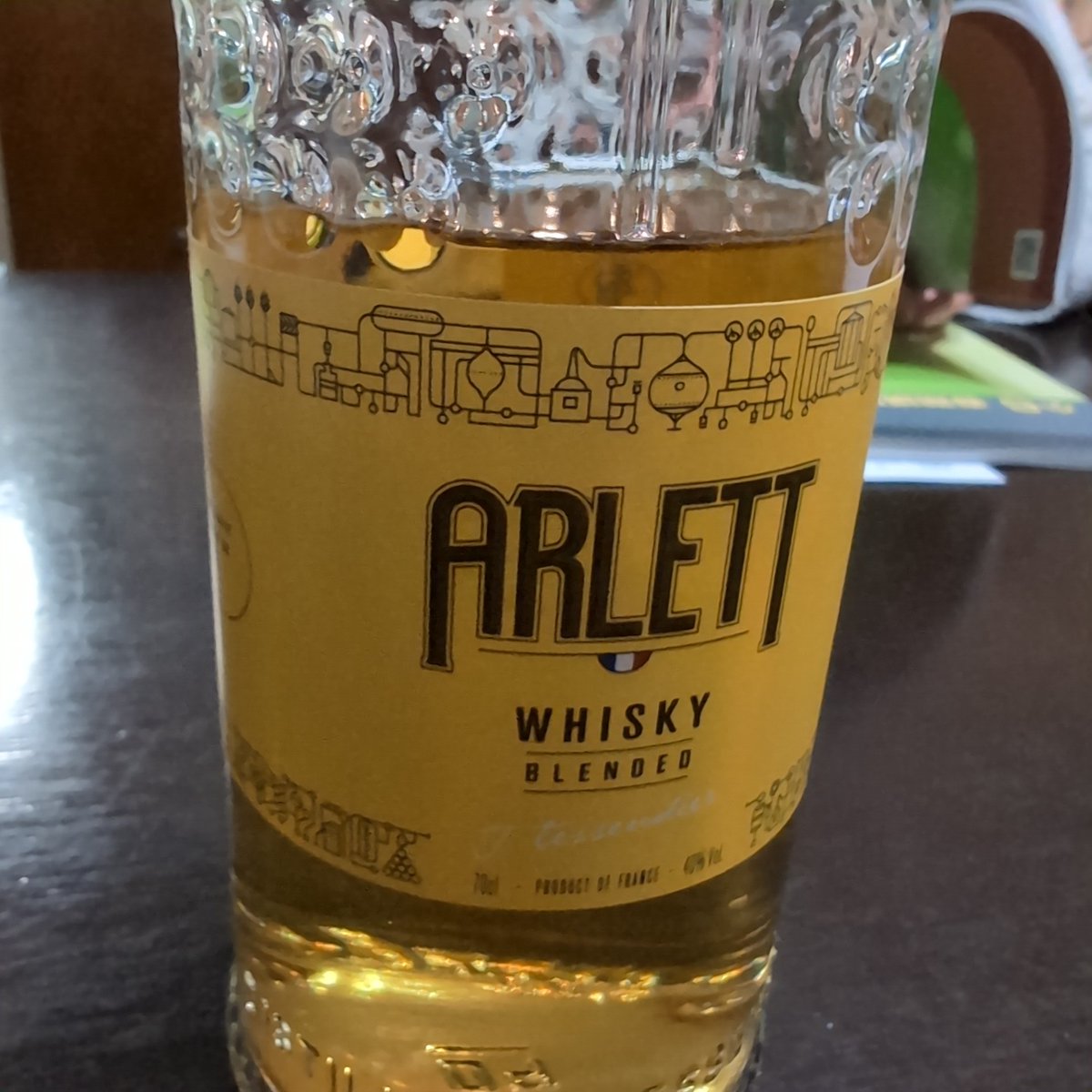uki5496's tweet photo. ヒューリックの3000円相当カタログギフトで貰ったウイスキー。値段の割に美味いやんと思ってたら、10000円クラスのウイスキーだった。お得やん。 https://t.co/j49lmpaCj0