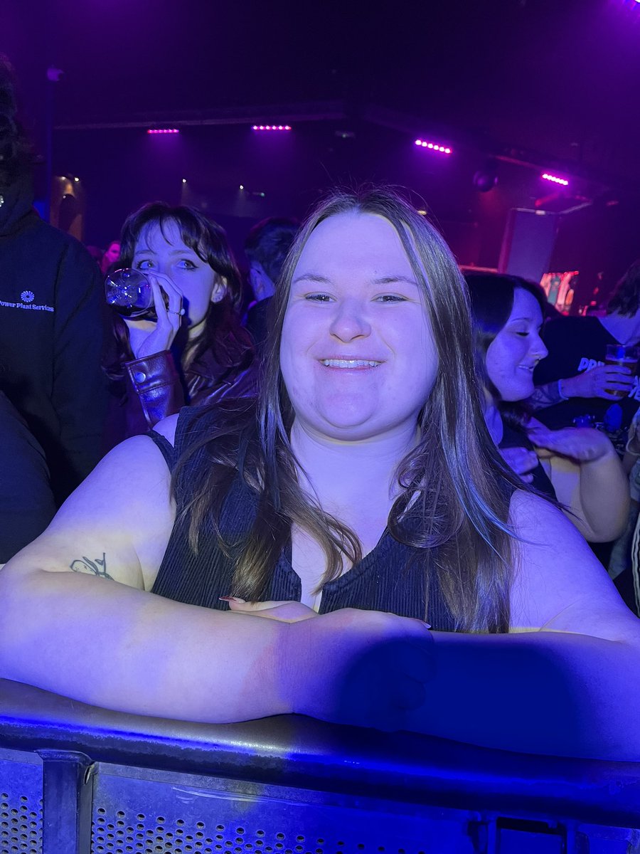 𝔢𝔩𝔩 tweet media