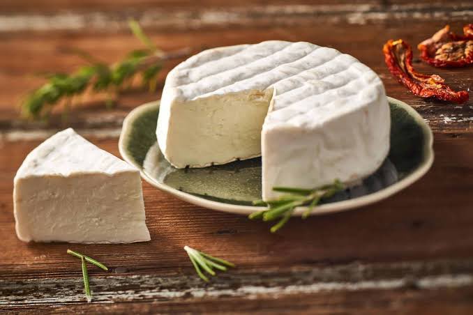 Les Produits Laitiers tweet media