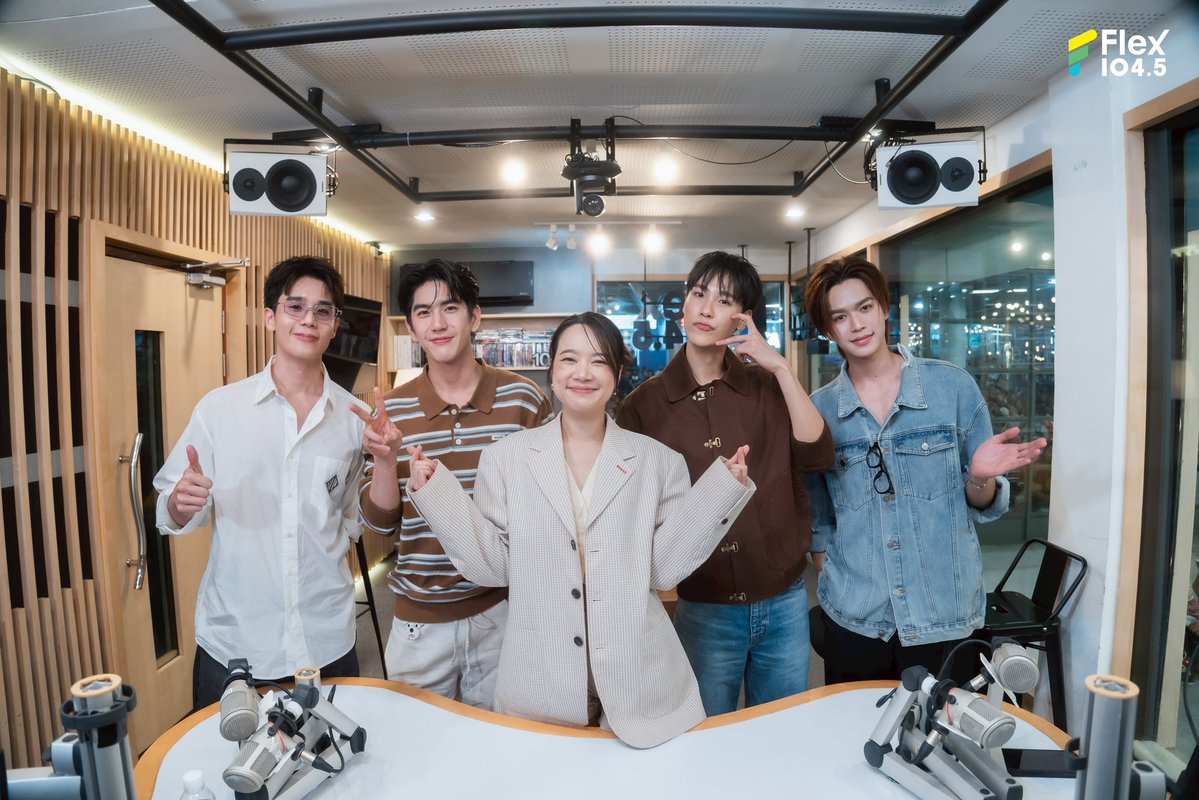 Flex 104.5 tweet media