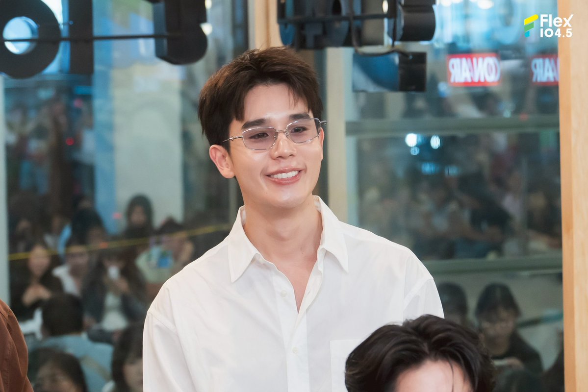 Flex 104.5 tweet media