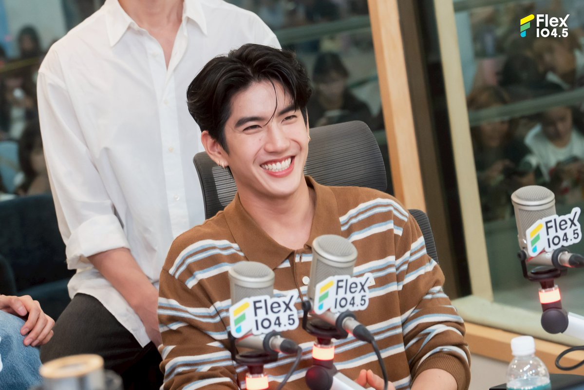 Flex 104.5 tweet media