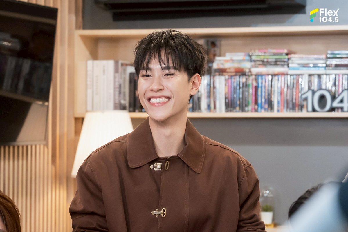 Flex 104.5 tweet media