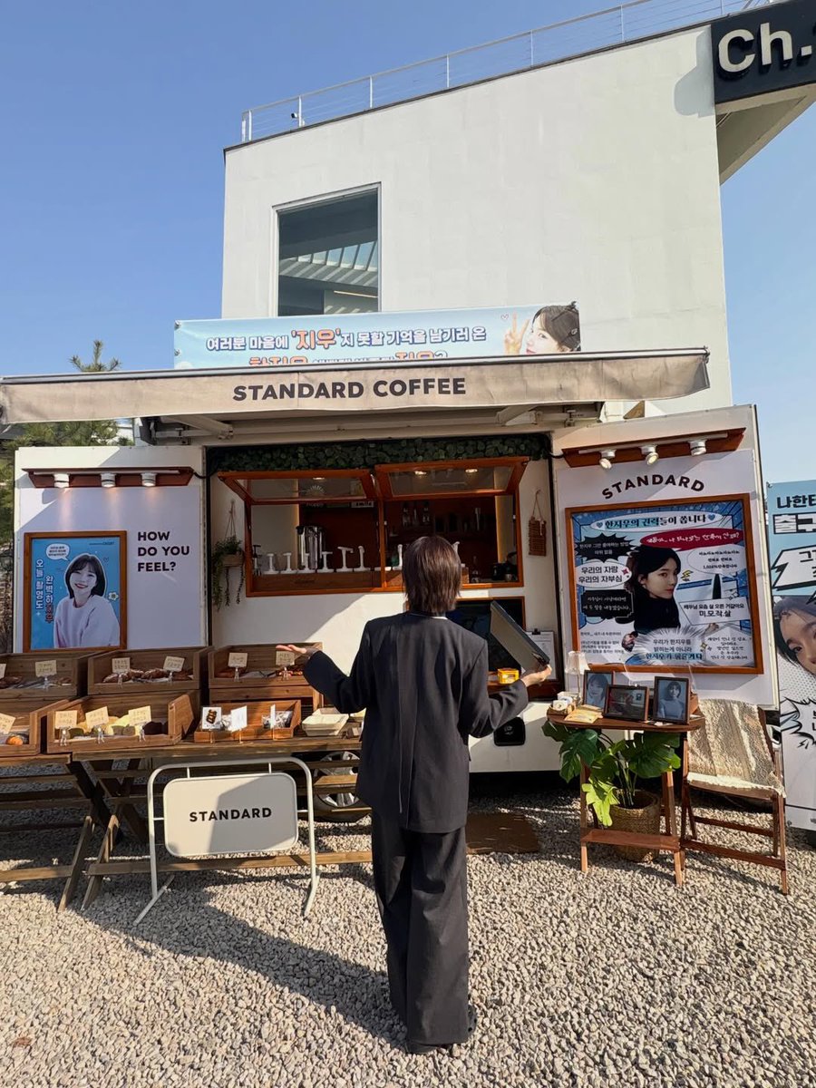 쭁 tweet media