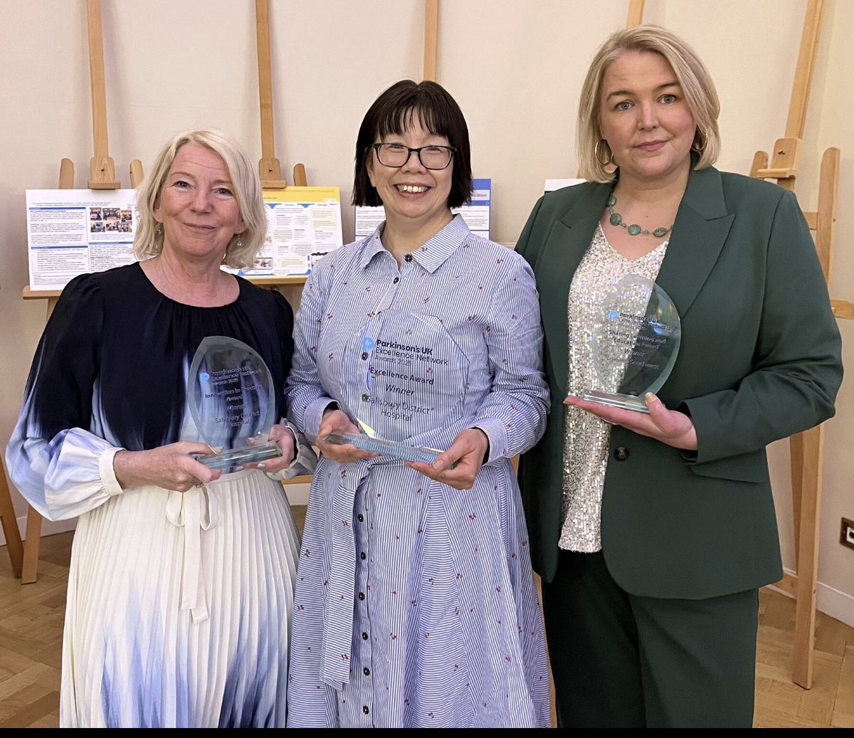 Emma Edwards 💙 〓〓 tweet media