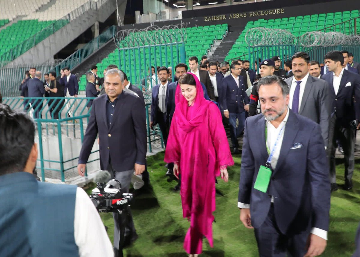 Kingsmen_army's tweet image. PSL without Crowd 
CM without Votes 

#PSLMania #Naseemshah #Pakistan