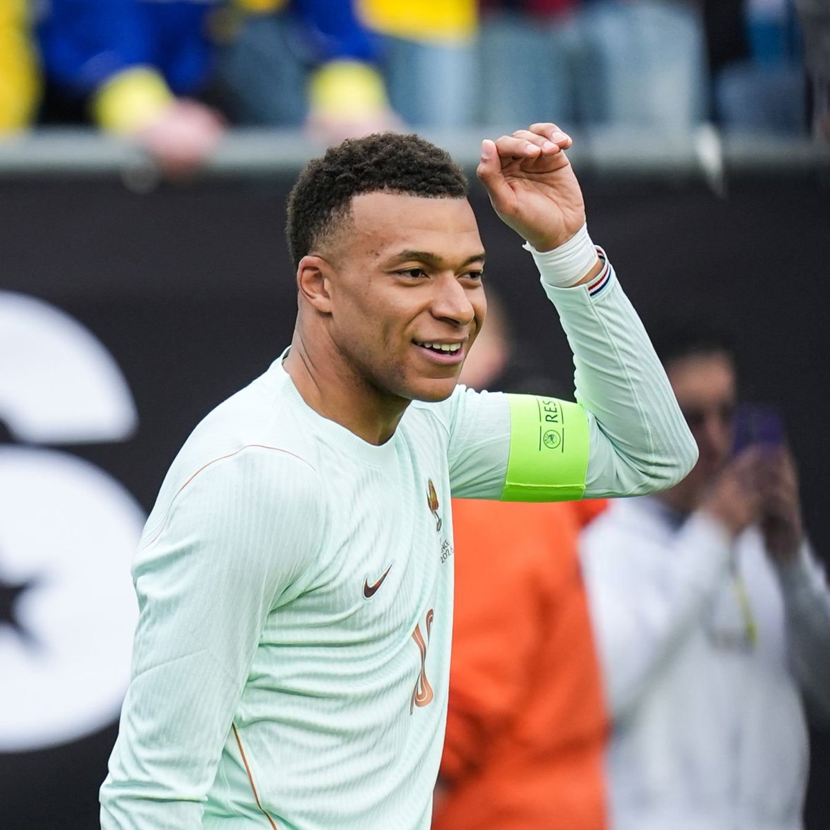 Instant Foot ⚽️ tweet media