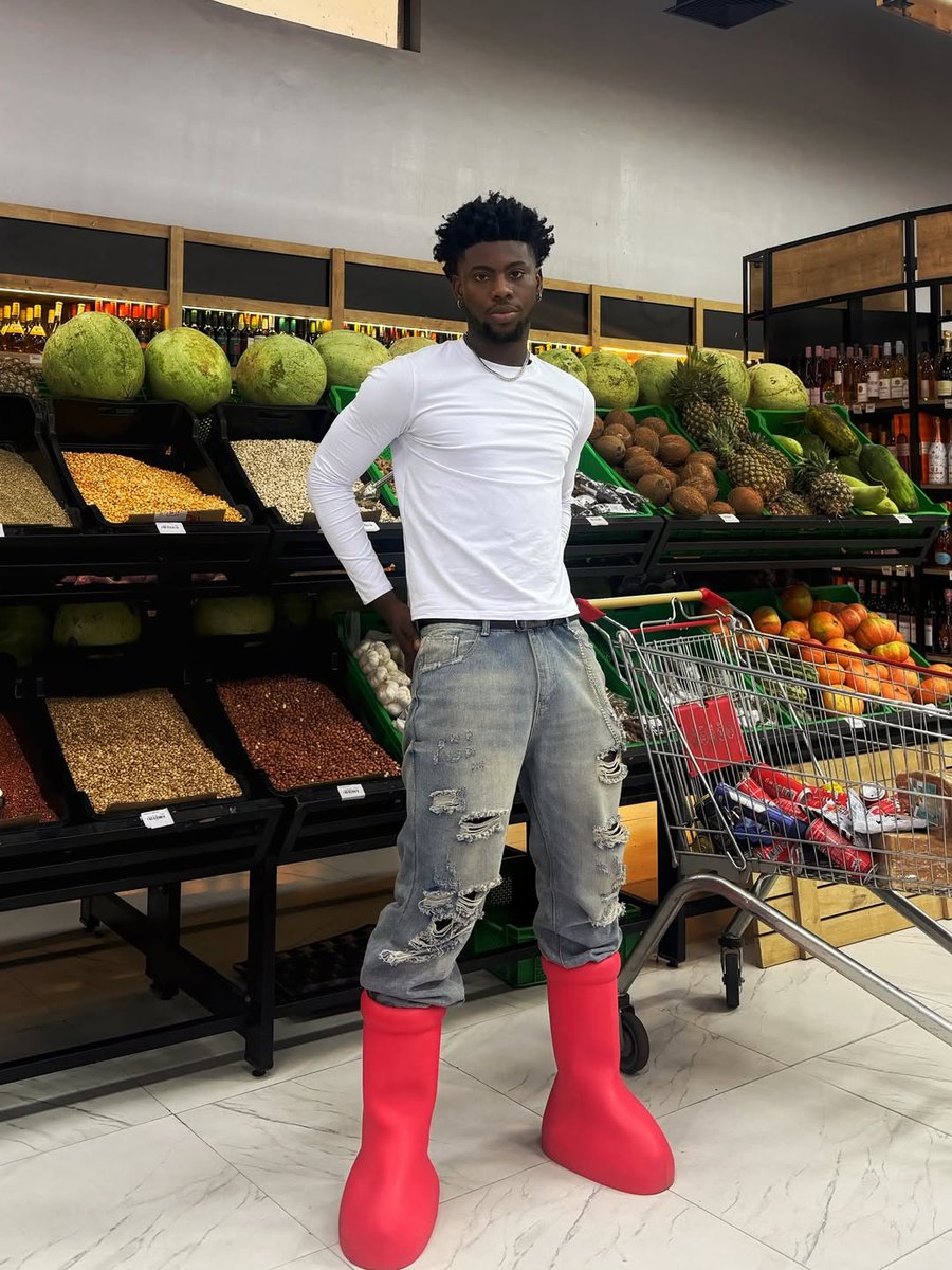 Glitz Journal tweet media