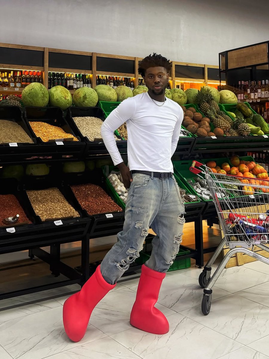 Glitz Journal tweet media