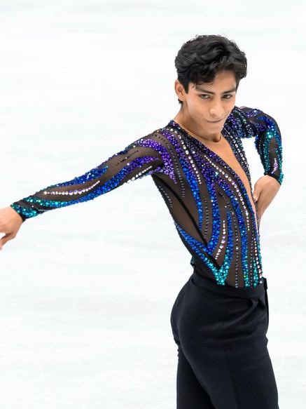 Daily Figure Skating Costumes tweet media
