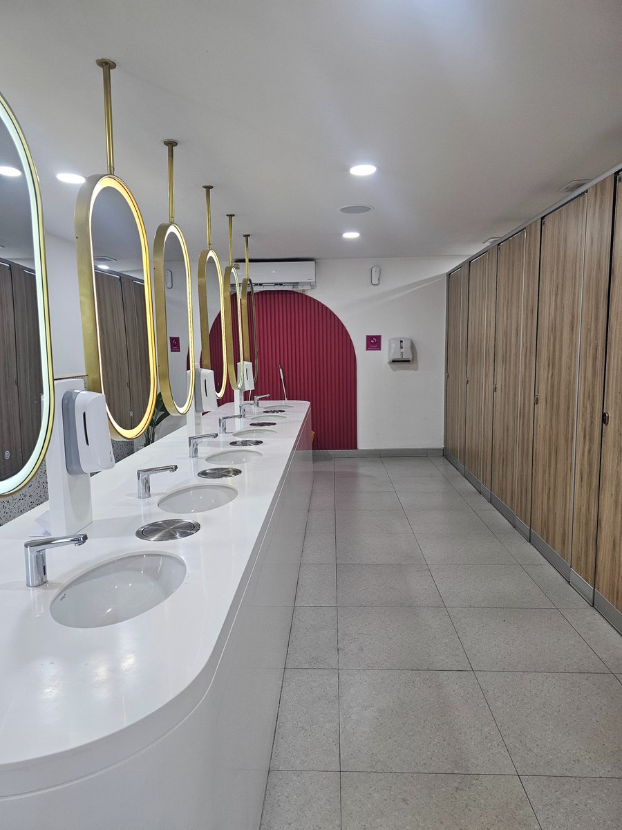 ศรีจัง tweet media