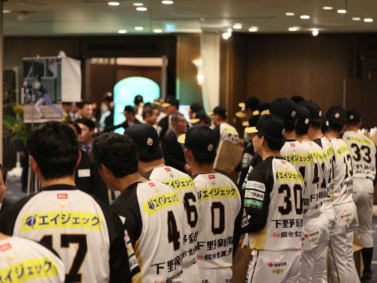 tochigi_gb's tweet photo. 本日、2026シーズンお披露目会「プレーボールパーティー」を開催いたしました✨
たくさんのご来場、誠にありがとうございました！

開幕に向けて、チーム���想いと決意を皆さまと共有できた特別な一日となりました。
今シーズンも頂点を目指し、全力で戦ってまいります🔥

#TGB公式カメラマン
#栃木GB https://t.co/pczJiuY9Ne