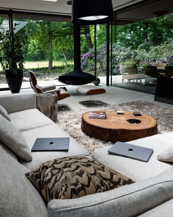 𝒞𝓁𝒶𝓈𝓈𝓎 tweet media