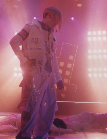 daily H.O.T. tweet media