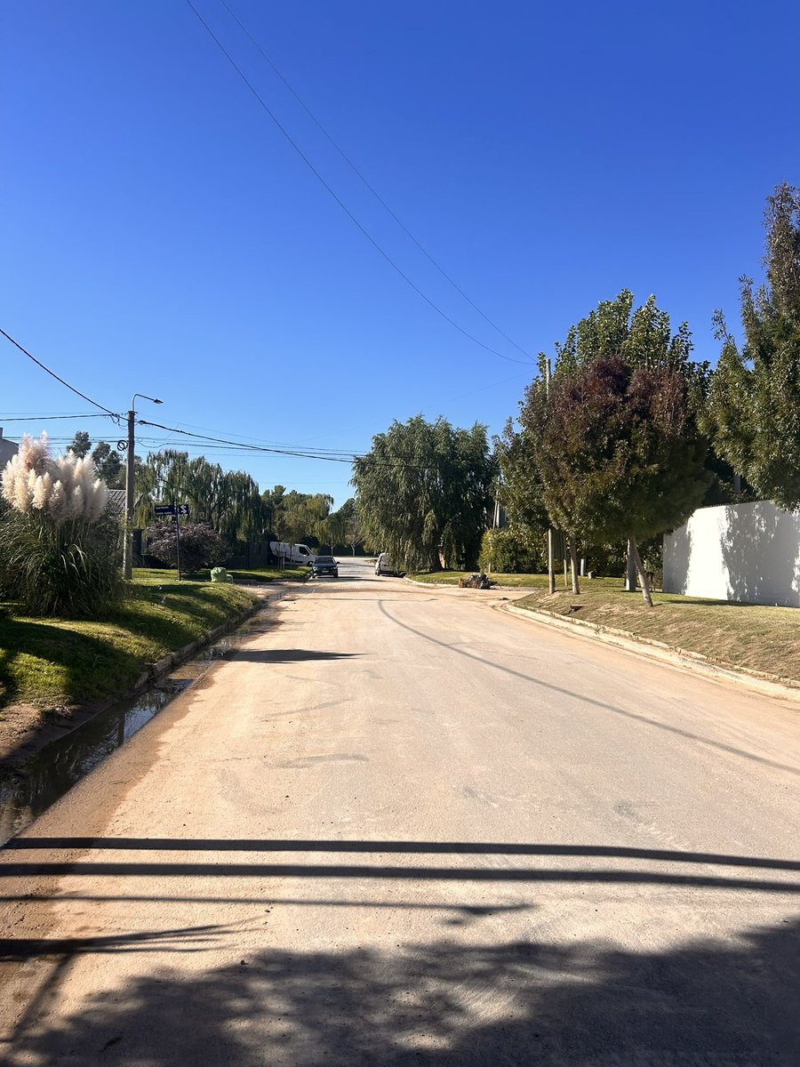 camigonz__'s tweet photo. Saliendo del gym, caminando a casa porque amo el barrio que queda entre el mío y el gym jajaja 
Son mejor que cualquier música 🤜🤛 
#nadiedicenada @nadiedicenada https://t.co/f85A0e0d2j