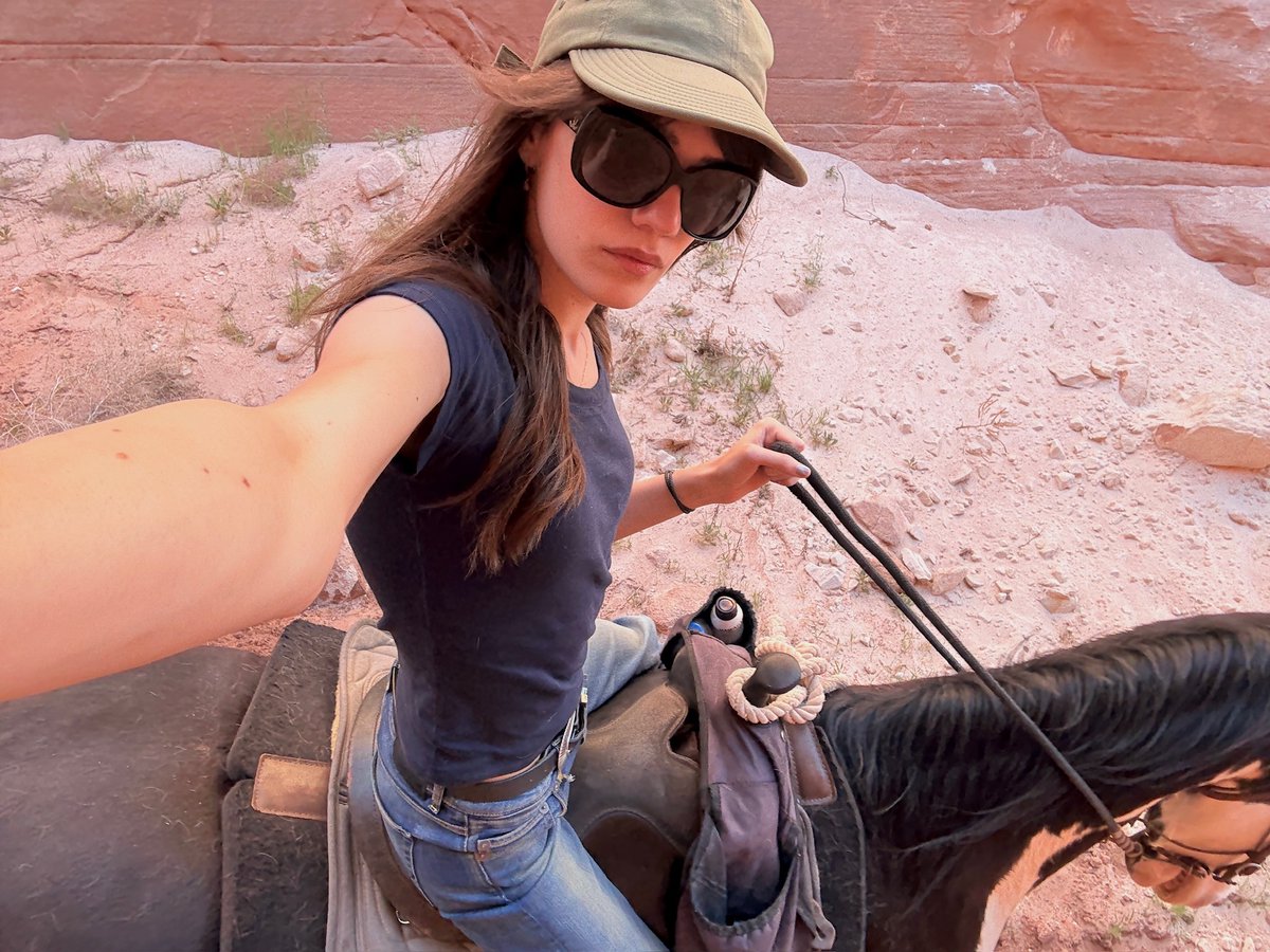 effie .. tweet media