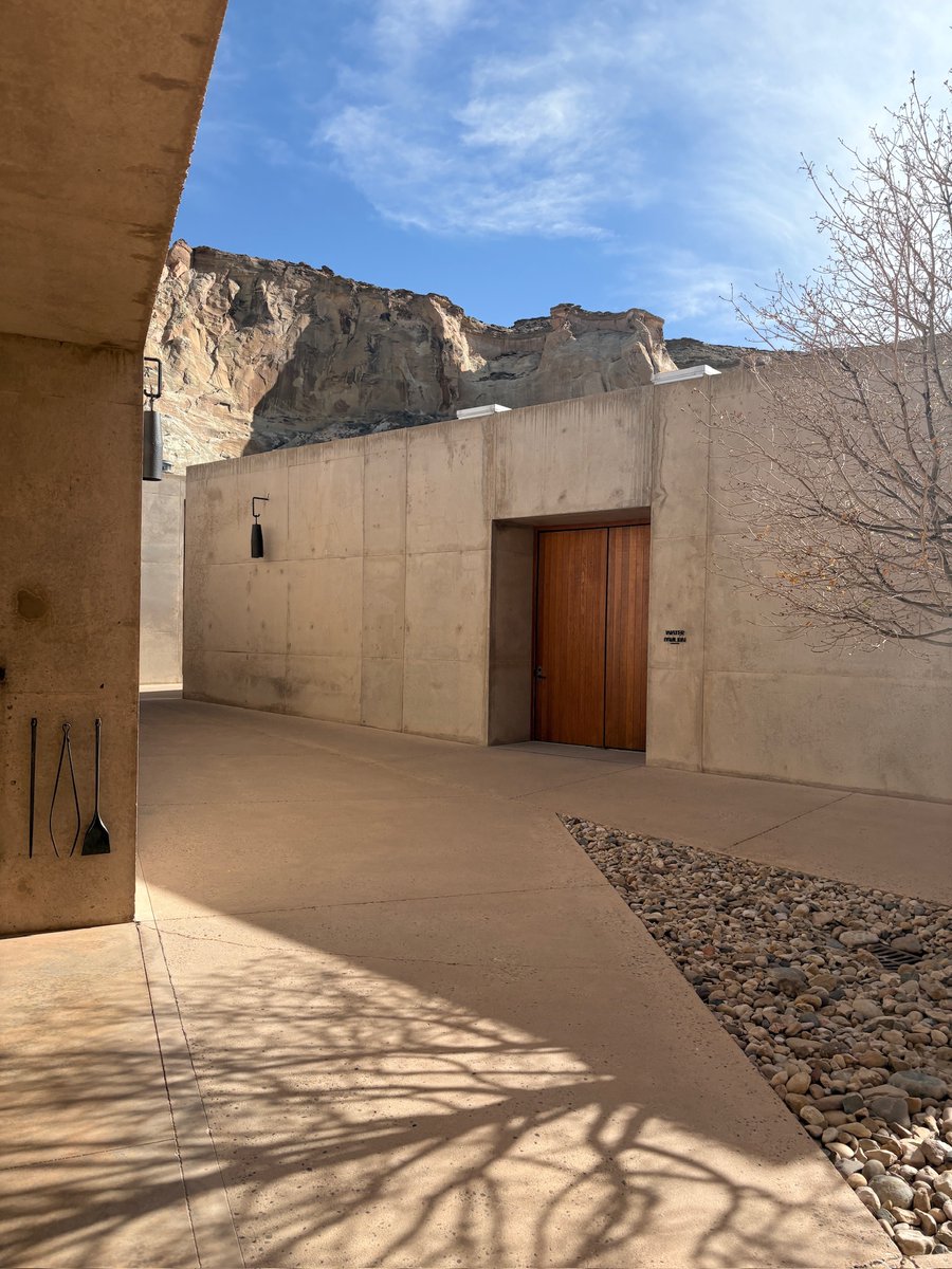 effie .. tweet media