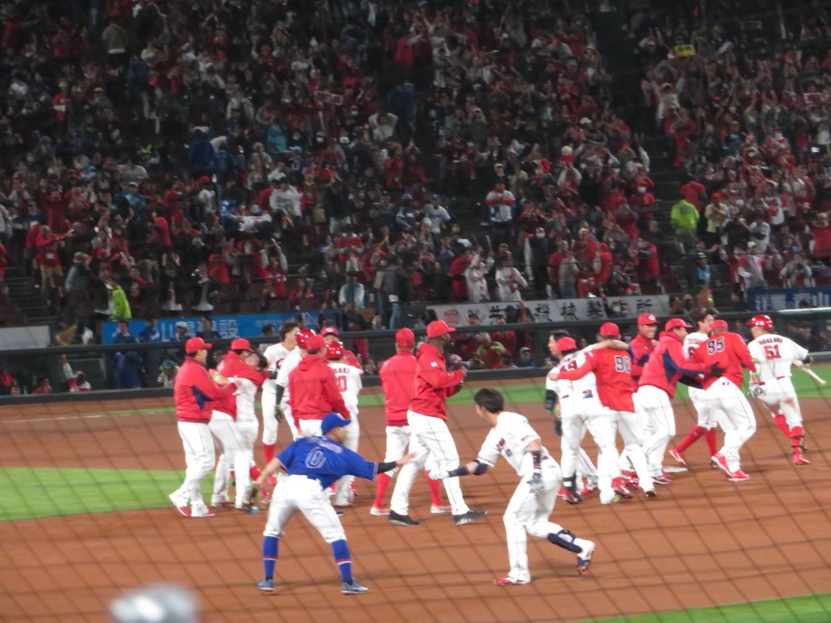 いよかん tweet media