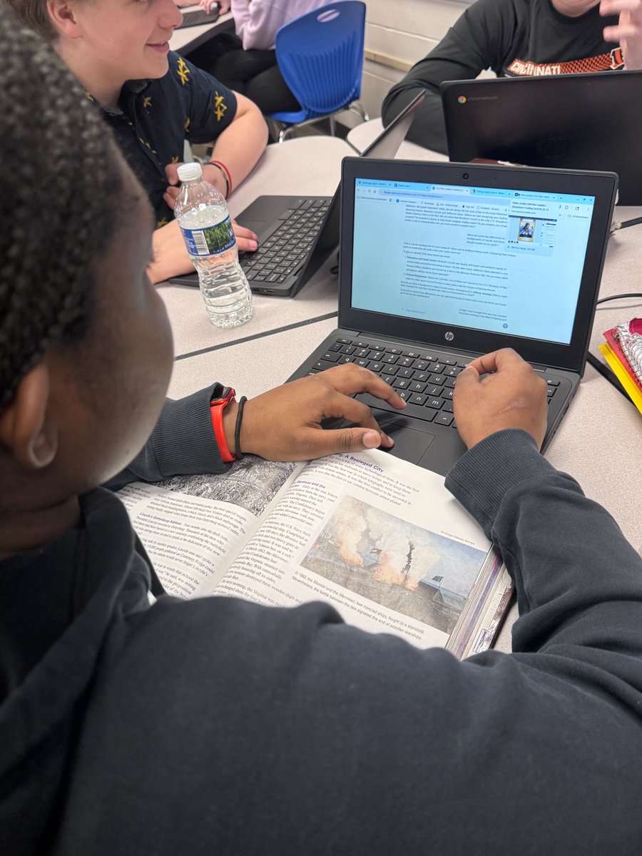 𝕁.𝔽𝕒𝕦𝕓𝕚𝕠𝕟 tweet media