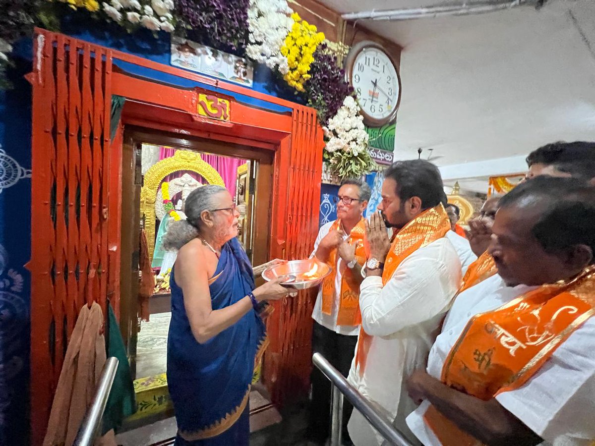 Raviyadav_bjp's tweet image. శ్రీరామనవమి పర్వదినాన్ని పురస్కరించుకుని ఆల్విన్ కాలనీ ఫేజ్-1లో శ్రీరాముని శోభాయాత్రను ఘనంగా ప్రారంభించడం జరిగింది.

#SriRamaNavami #jaishriram #RamaNavami #sitharamakalyanam #DivineBlessings #HinduFestivals #BJP #BJPTelangana #ravikumaryadav