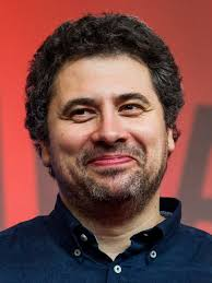 merlinpapin3's tweet image. On souhaite un Bon Anniversaire au réalisateur et scénariste  #RaduJude qui a 49 ans on lui doit

Bad Luck Banging
Kontinentale 25
Dracula
Uppercase Print
Aferim
N'Attendez pas trop la fin du Monde

@FredOL69007

❤️si vous aimez