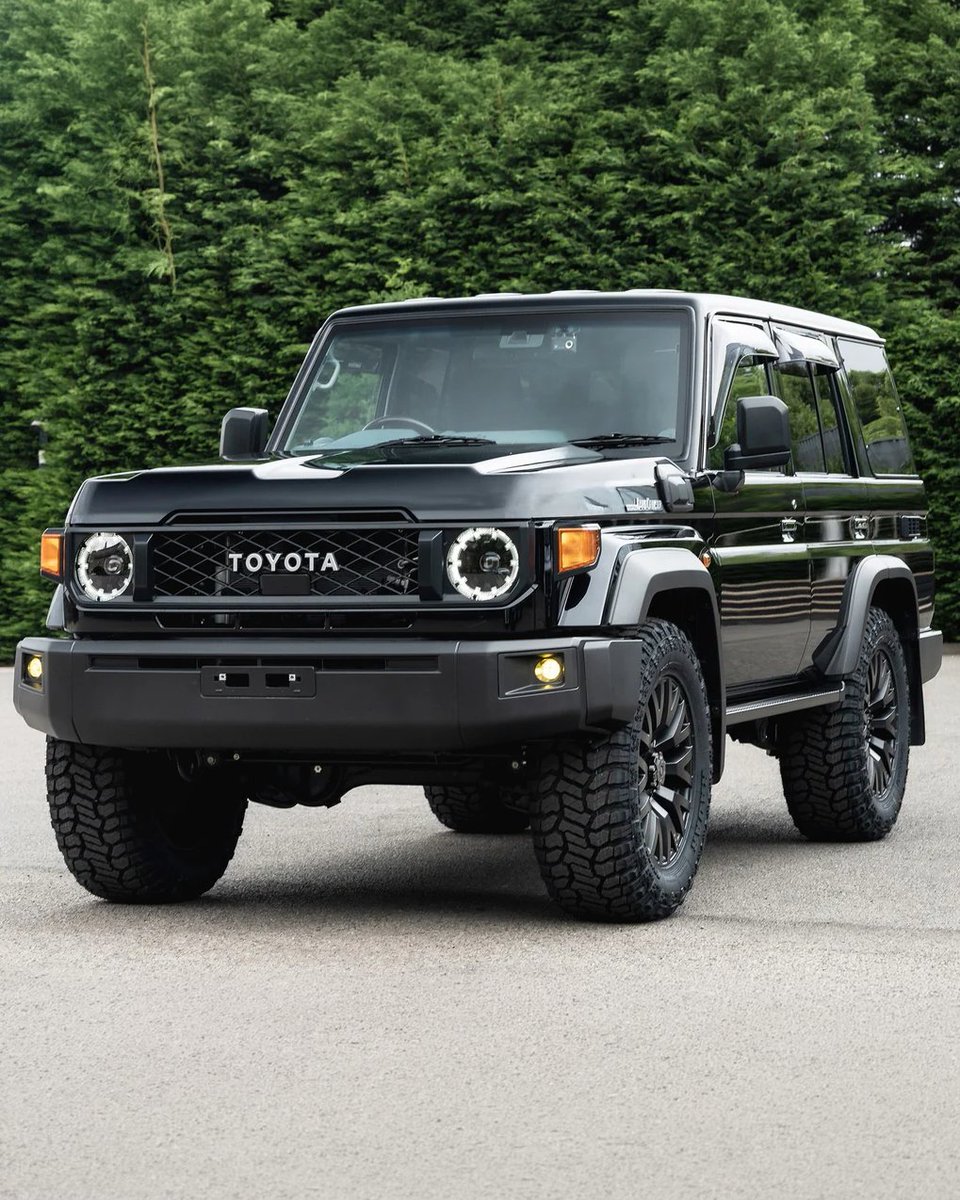 Kahn Design tweet media