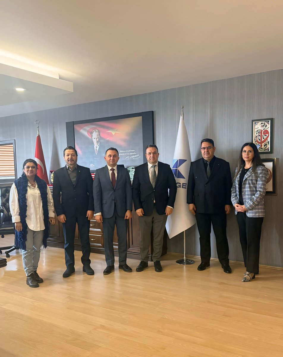 Sayın KOSGEB OSTİM Müdürü Ali Rıza ÇATALDAĞ’ı makamında ziyaret ettik.
Üyelerimizin faydalanabileceği KOSGEB destekleri üzerine detaylı görüşmeler gerçekleştirdik.
Ziyaretimiz boyunca göstermiş olduğu nazik ev sahipliği ve destekleri için Sayın Ali Rıza ÇATALDAĞ'a teşekkür ederiz