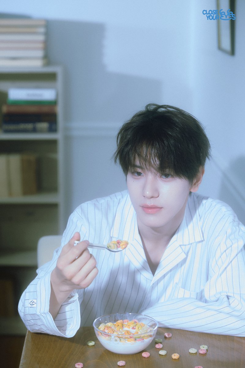 CLOSE YOUR EYES tweet media