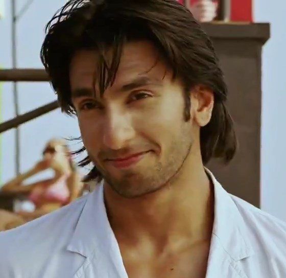 jeene2yarr's tweet photo. Ranveer Singh in Ladies vs Ricky Bahl is the Peak Male beauty https://t.co/A9upFsjIJT