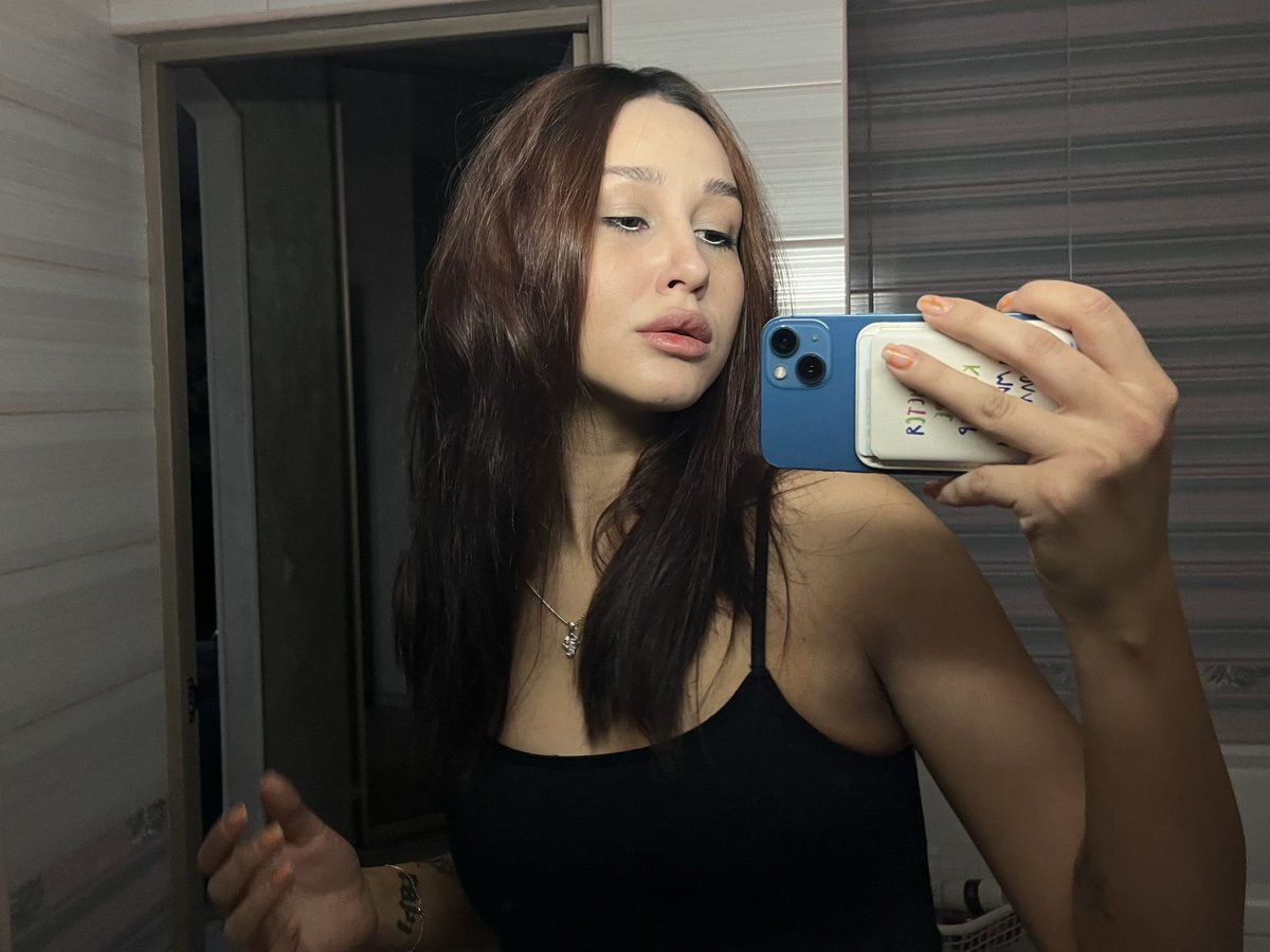 здрасте, я Настя tweet media