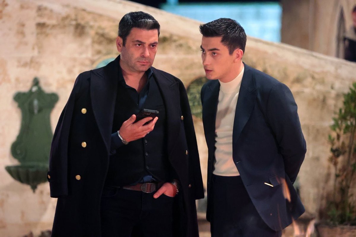 𝚁𝙴𝙼𝙸 tweet media