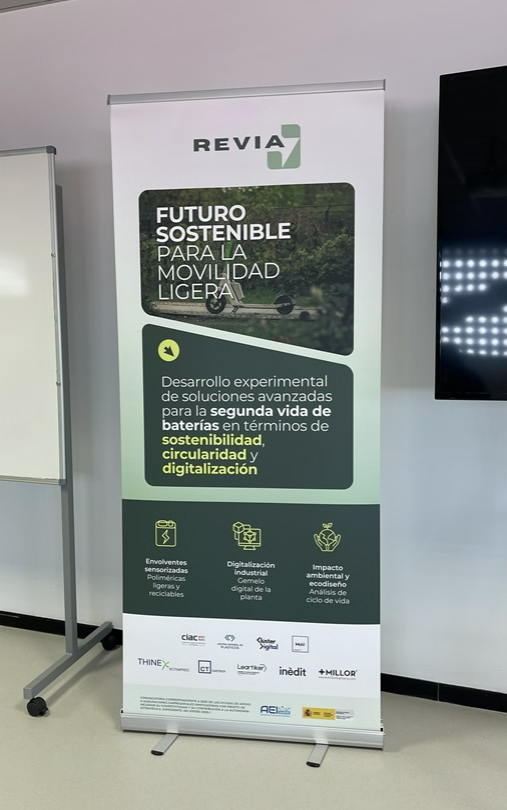 ClusterMAV's tweet photo. 🔋 Vam presentar el projecte #REVIA, finançat pel @minturgob, que impulsa la segona vida de bateries de vehicles elèctrics lleugers.

El consorci està format pel @CEPplast, @Cluster_Digital, @leartiker, #Thinex, @ineditinnova, @CIACnews, #CADTECH i el #ClústerMAV. https://t.co/k0X47W7fiT