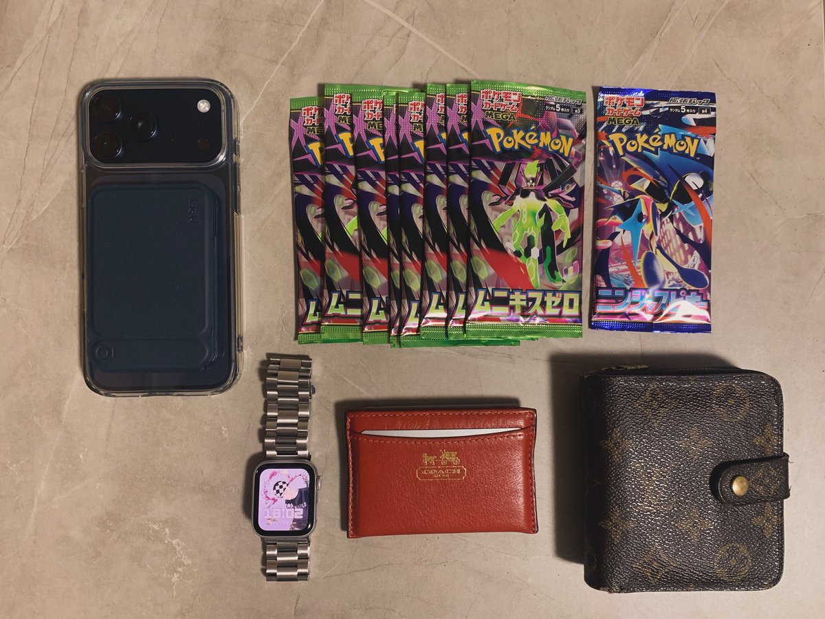 OSHIMARU999's tweet image. ついに僕の手元ににもMOFTが！！

　#MOFT を頂いちゃいました。
完全無敵のクールスマホアクセサリー📱

MOFT 8-In-1多機能スタンド- MagSafe対応
色はスマホに合わせて、ディープブルー🟦

高さと角度が自由自在に調整可能！