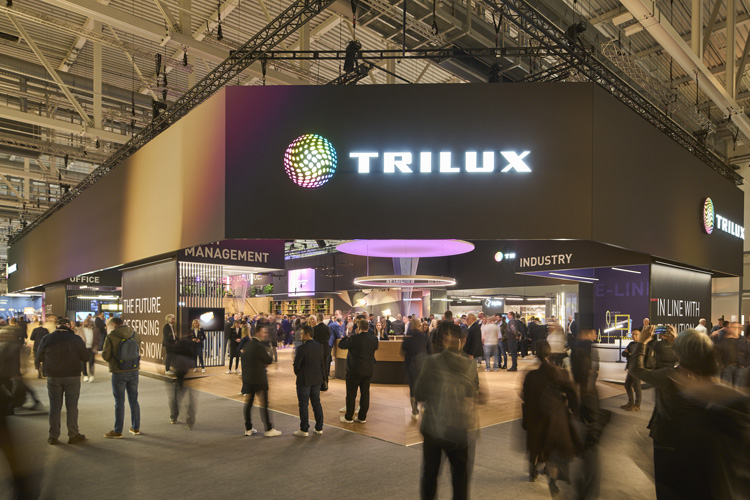 on-light tweet media