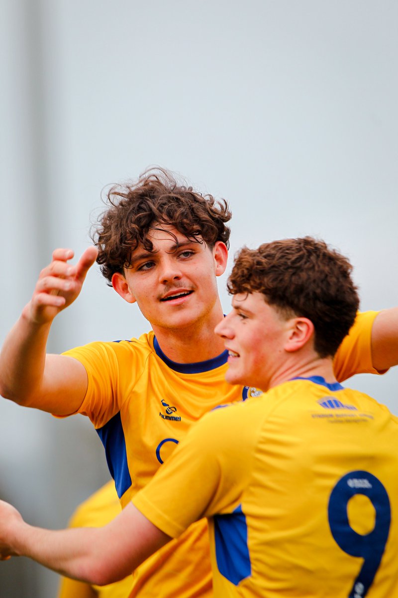 Wycombe Wanderers Academy tweet media