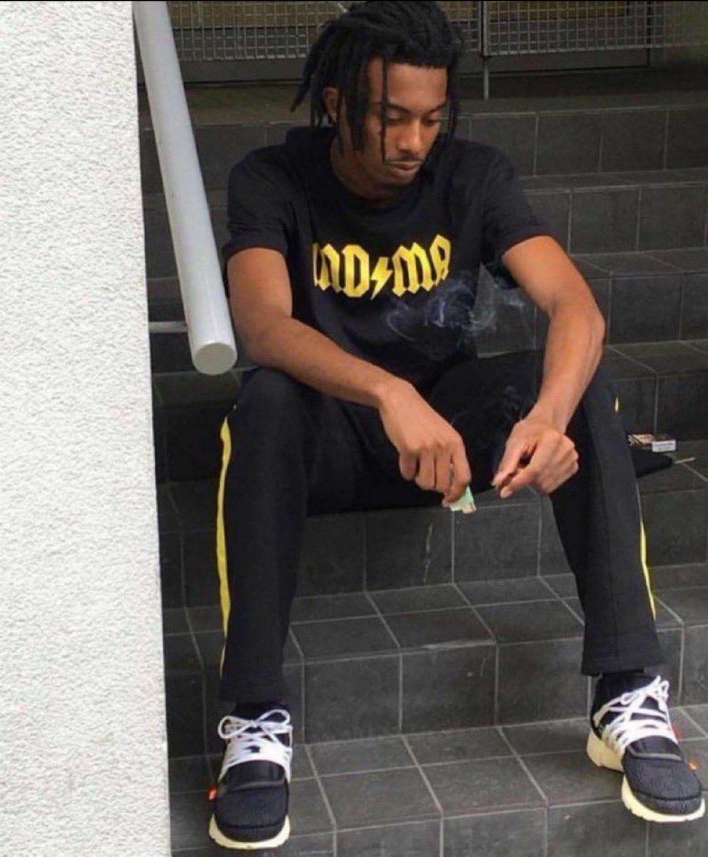 Blaztgotcake tweet media