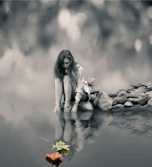 aleegimenez_c's tweet photo. "Cuando estés triste ponte a 
cantar. Cuando estés alegre, a 
llorar. Cuando estés vacío, de 
verdad vacío, ponte a mirar".

       - Jaime Sabines https://t.co/o44GgqNj7j
