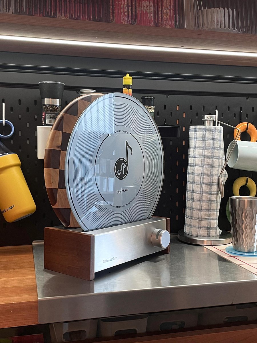 awesomejonis tweet media