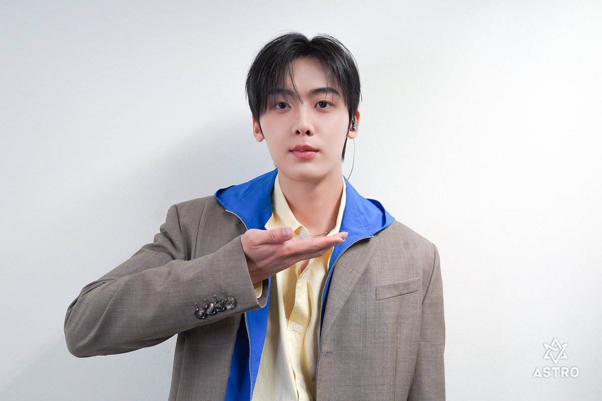 딴생각💭 tweet media