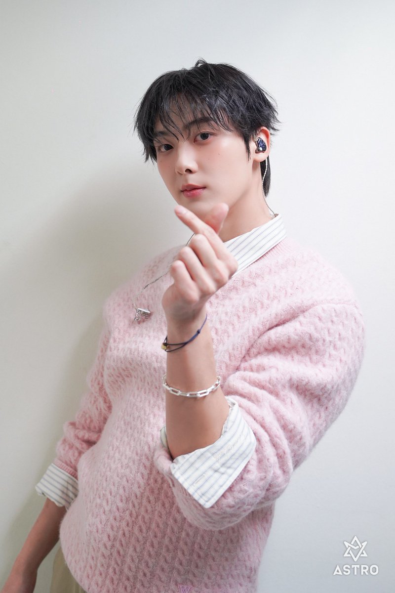 딴생각💭 tweet media