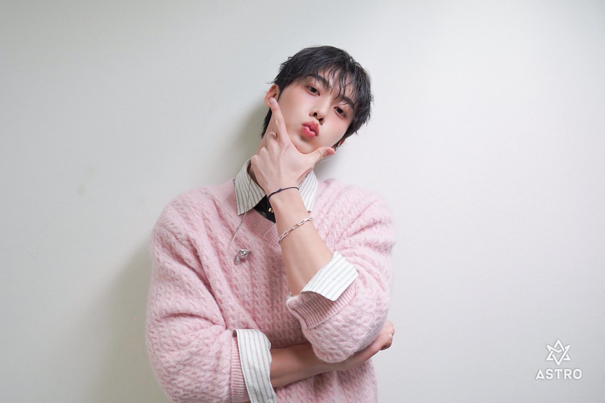 딴생각💭 tweet media